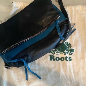 ROOTS black and blue leather crossbody - BRAND NEW